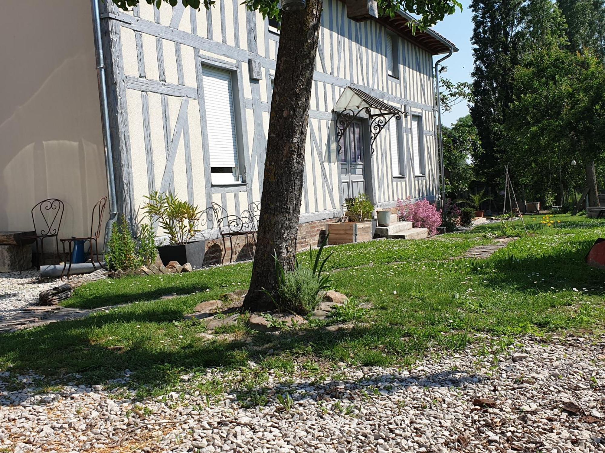 Sous Les Toits Dosches Exterior foto